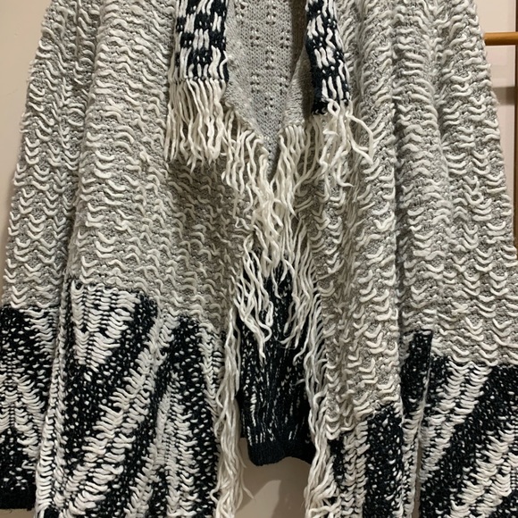 Sweater - Picture 7 of 8